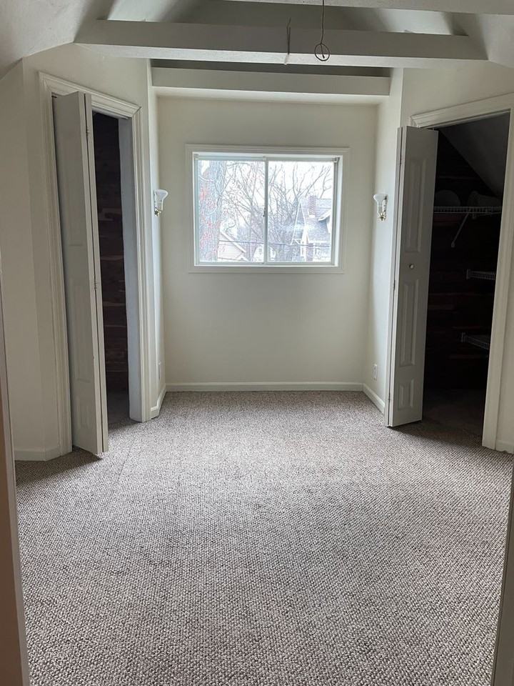 121 Allen St - Photo 3 of 33