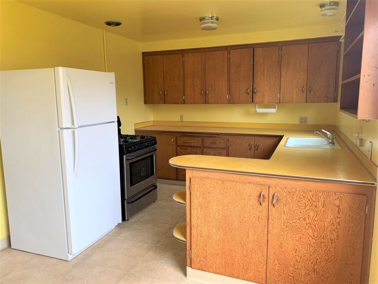 1511 Shirley Pl - Photo 3 of 8