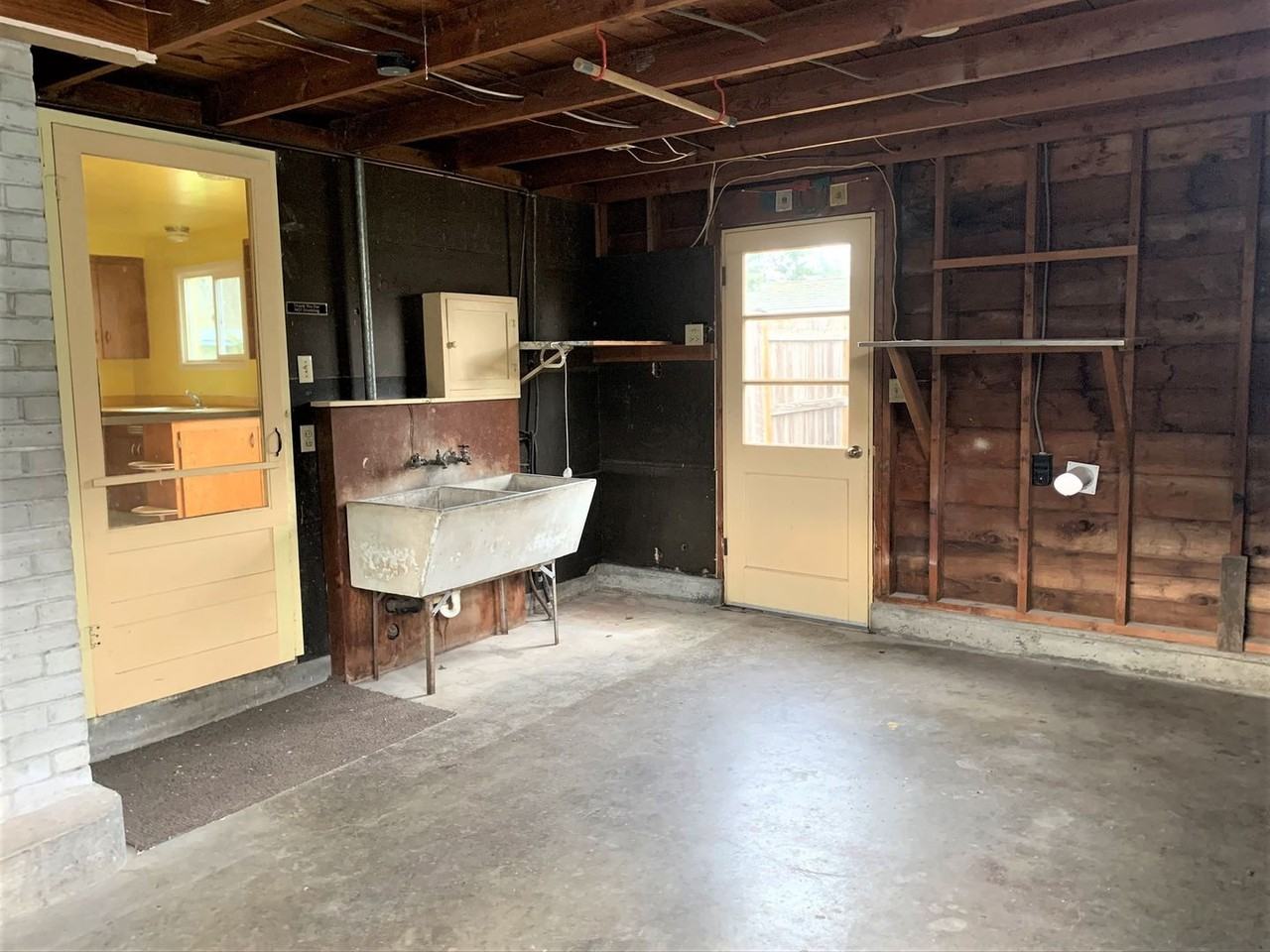 1511 Shirley Pl - Photo 4 of 8