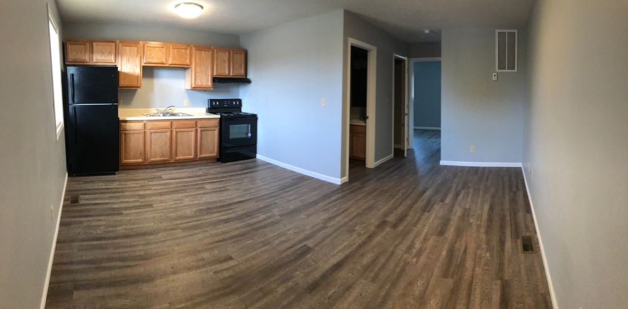 1095 Spruce St. - Photo 4 of 40