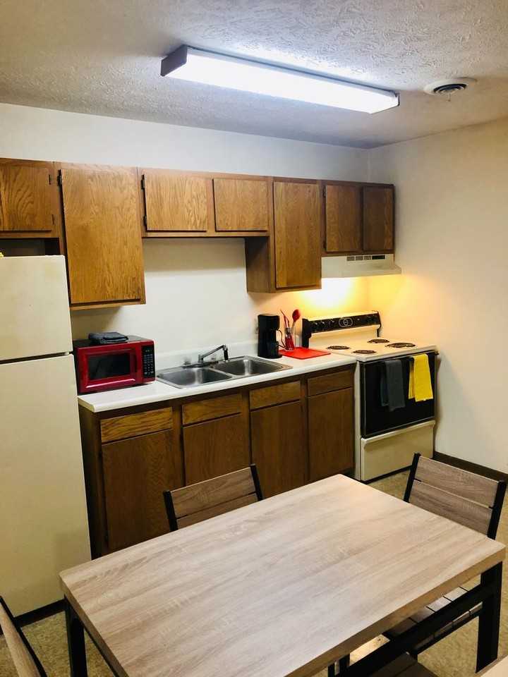 1095 Spruce St. - Photo 2 of 7