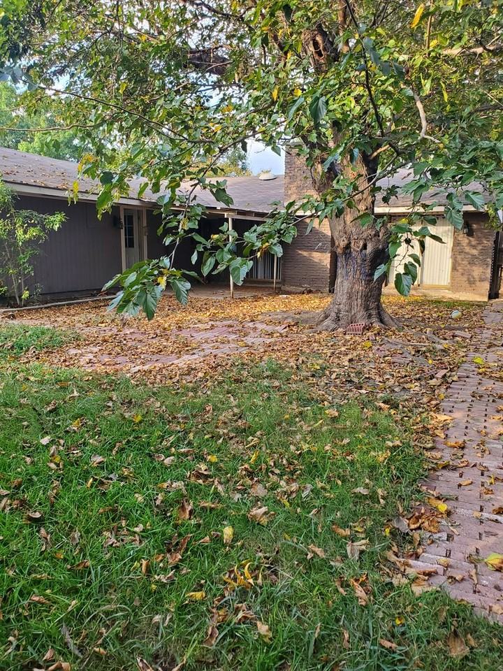 825 Hudson Dr - Photo 4 of 20