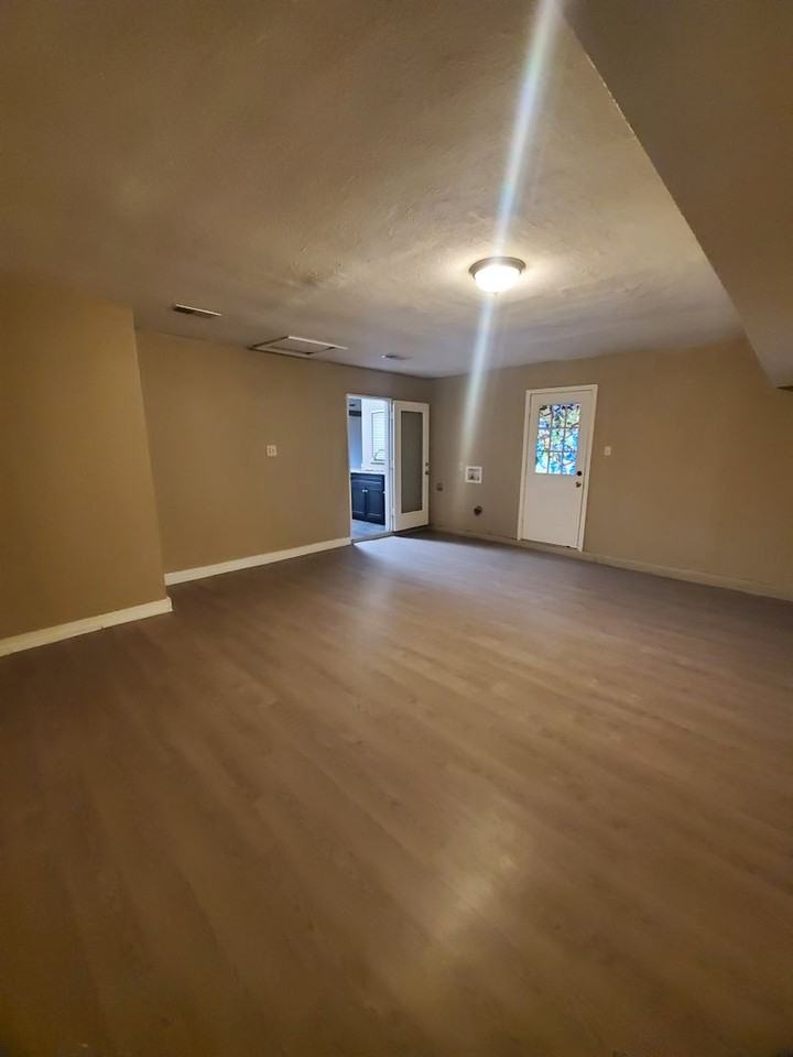 825 Hudson Dr - Photo 5 of 20