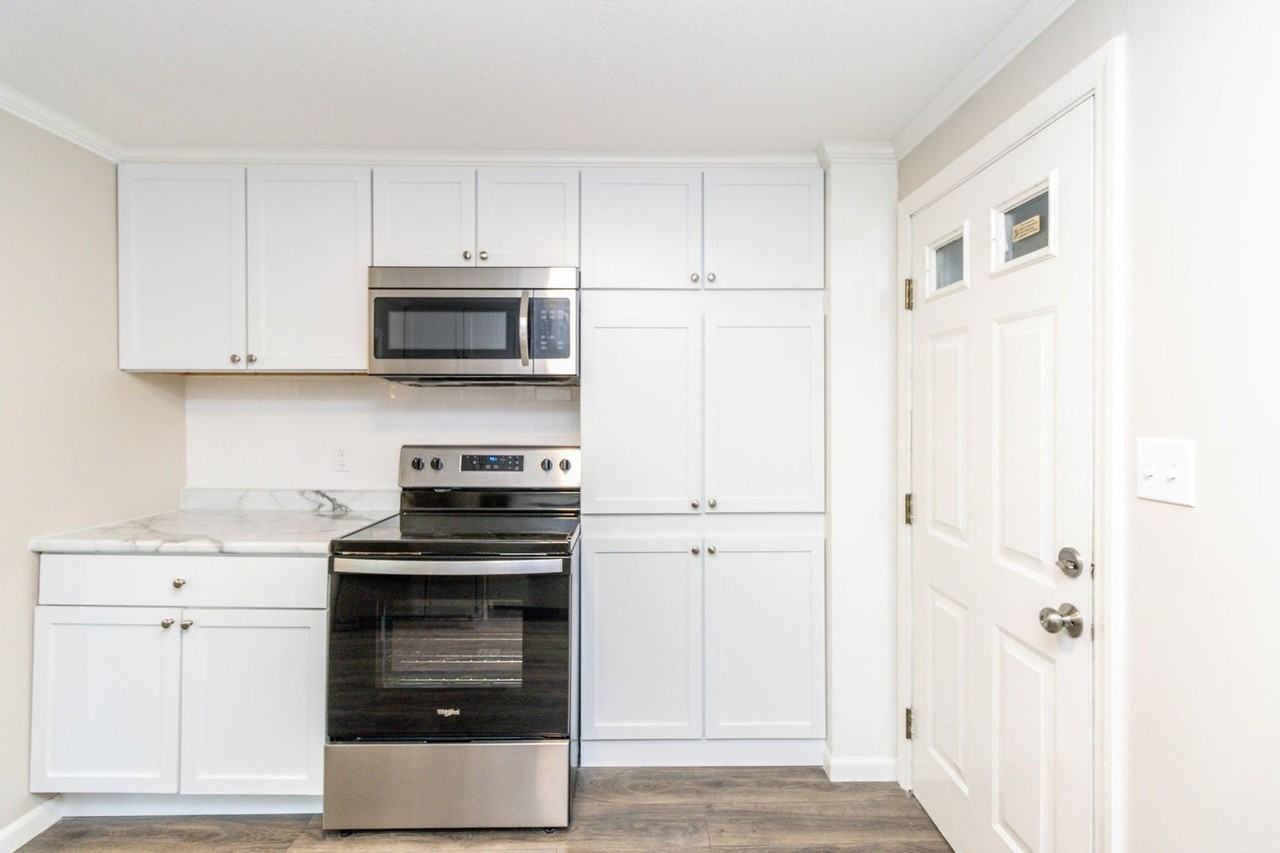 1400 Hunt Ct - Photo 2 of 22