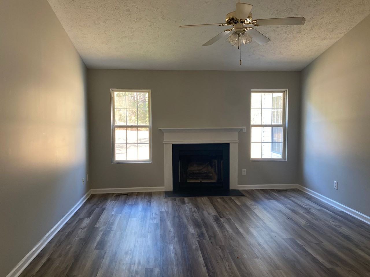 118 Coachman Way - Photo 3 of 18