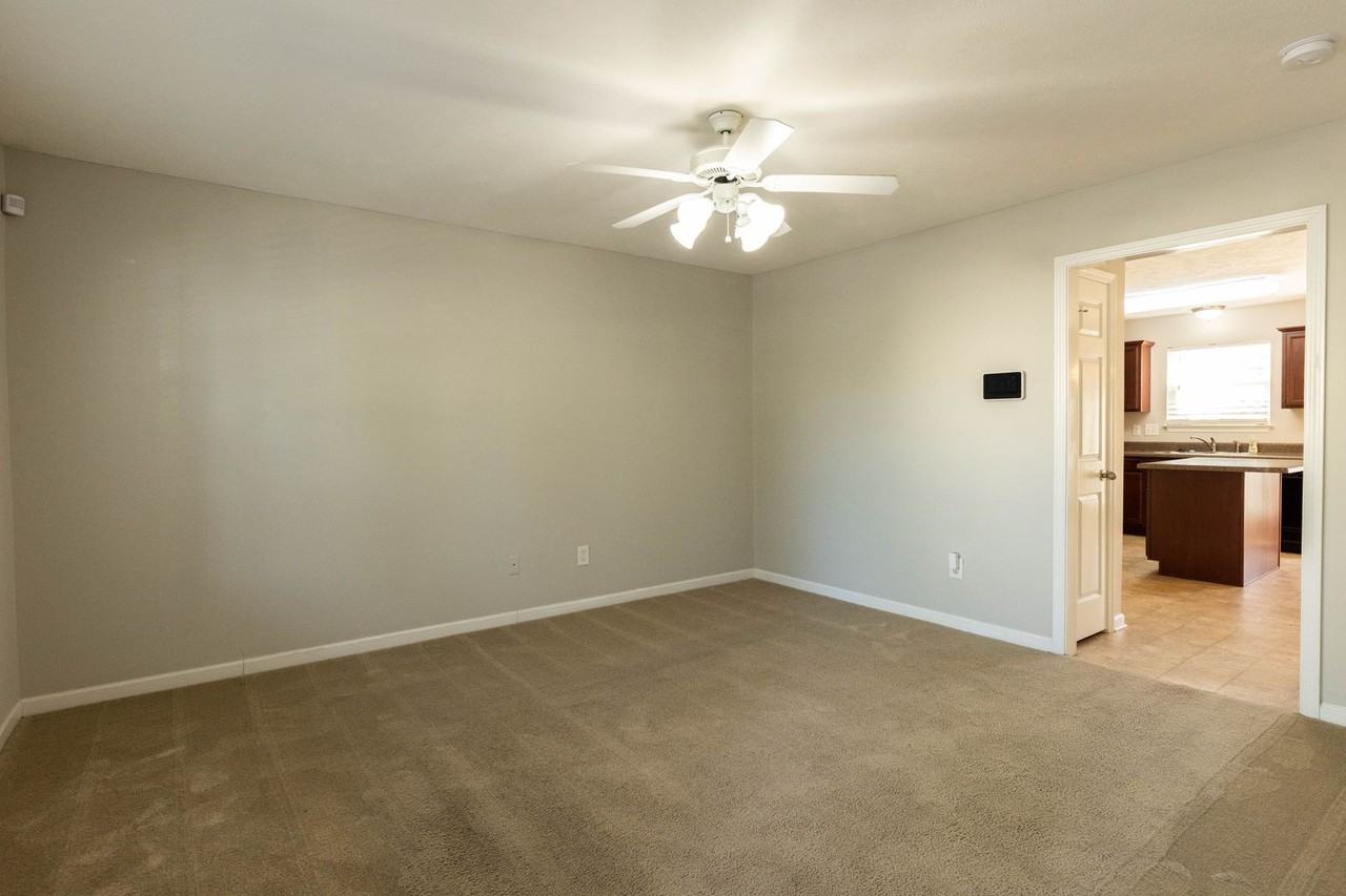 1934 Shaylin Loop - Photo 3 of 14