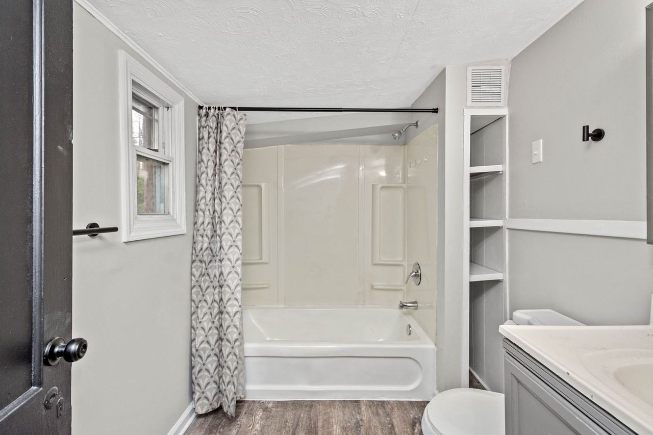 240 Cedar St - Photo 7 of 21