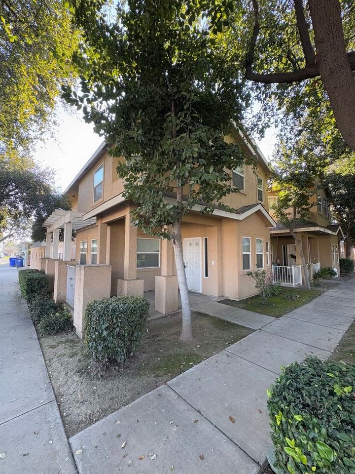 172 S Filbert Rd - Photo 3 of 41