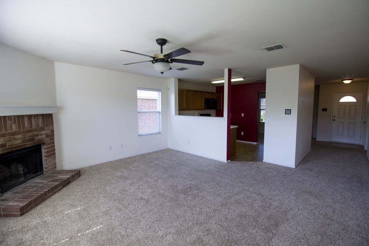 5407 Green Ivy Rd - Photo 3 of 6