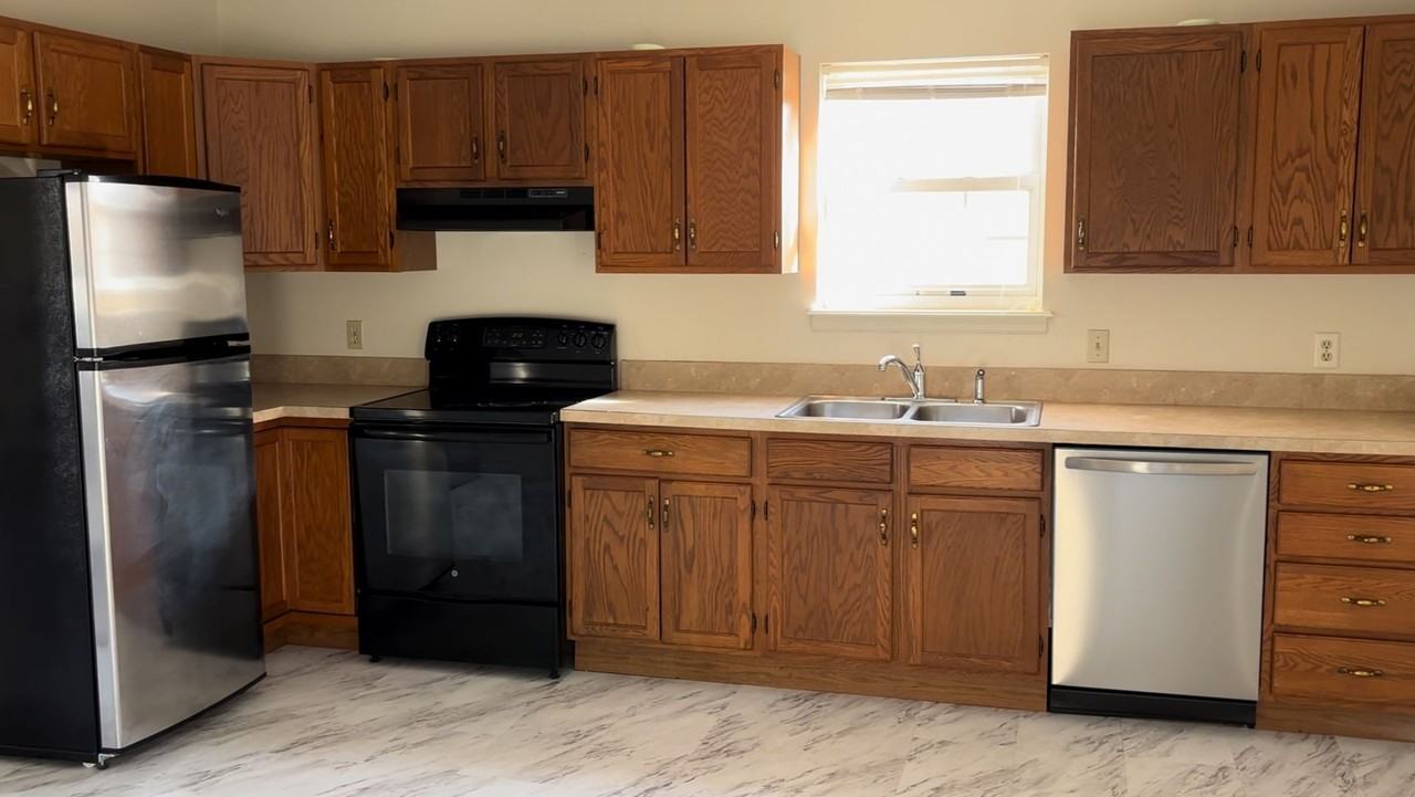 211 Ark Dr - Photo 3 of 12