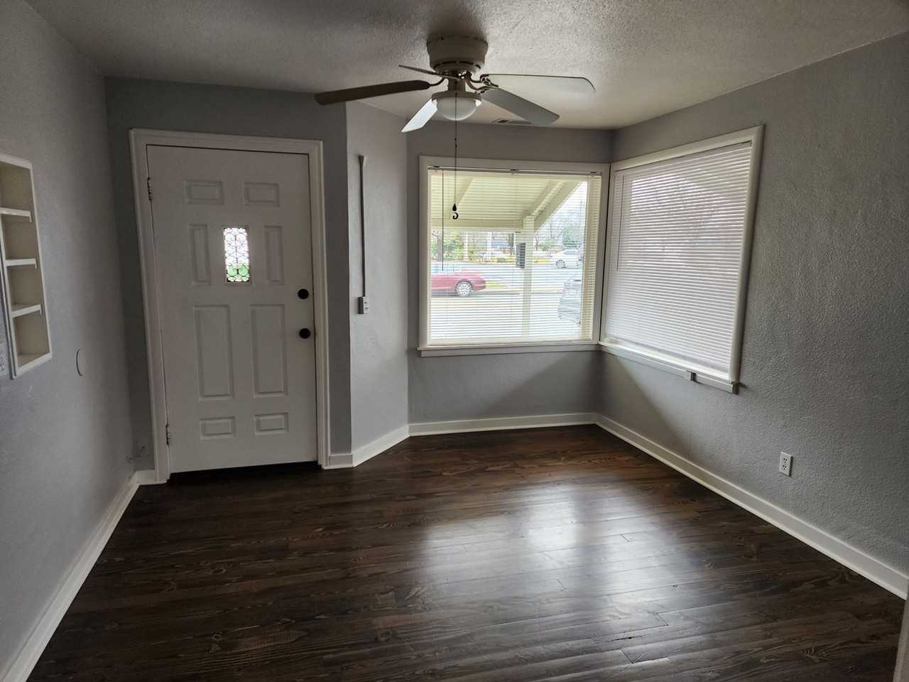 2156 Howard St - Photo 2 of 9