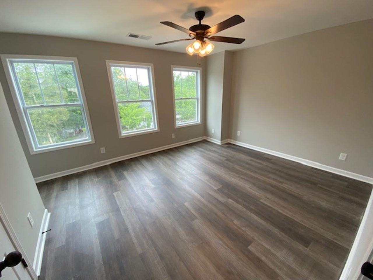 225 Newtown Rd - Photo 5 of 15