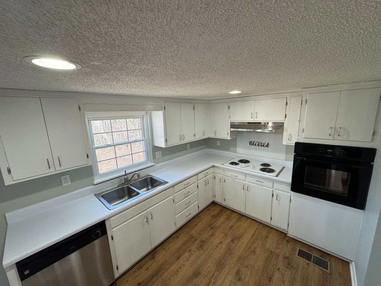 5035 Silver Ln - Photo 5 of 19