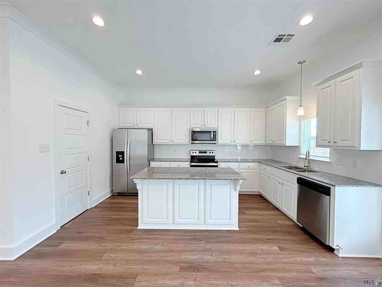 610 Lake Shelf Dr - Photo 6 of 29