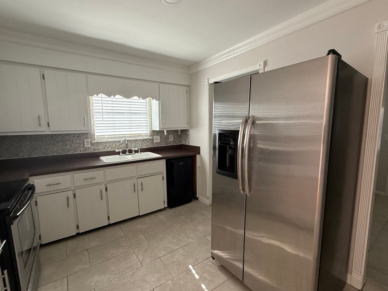 1621 E Moore St - Photo 6 of 17