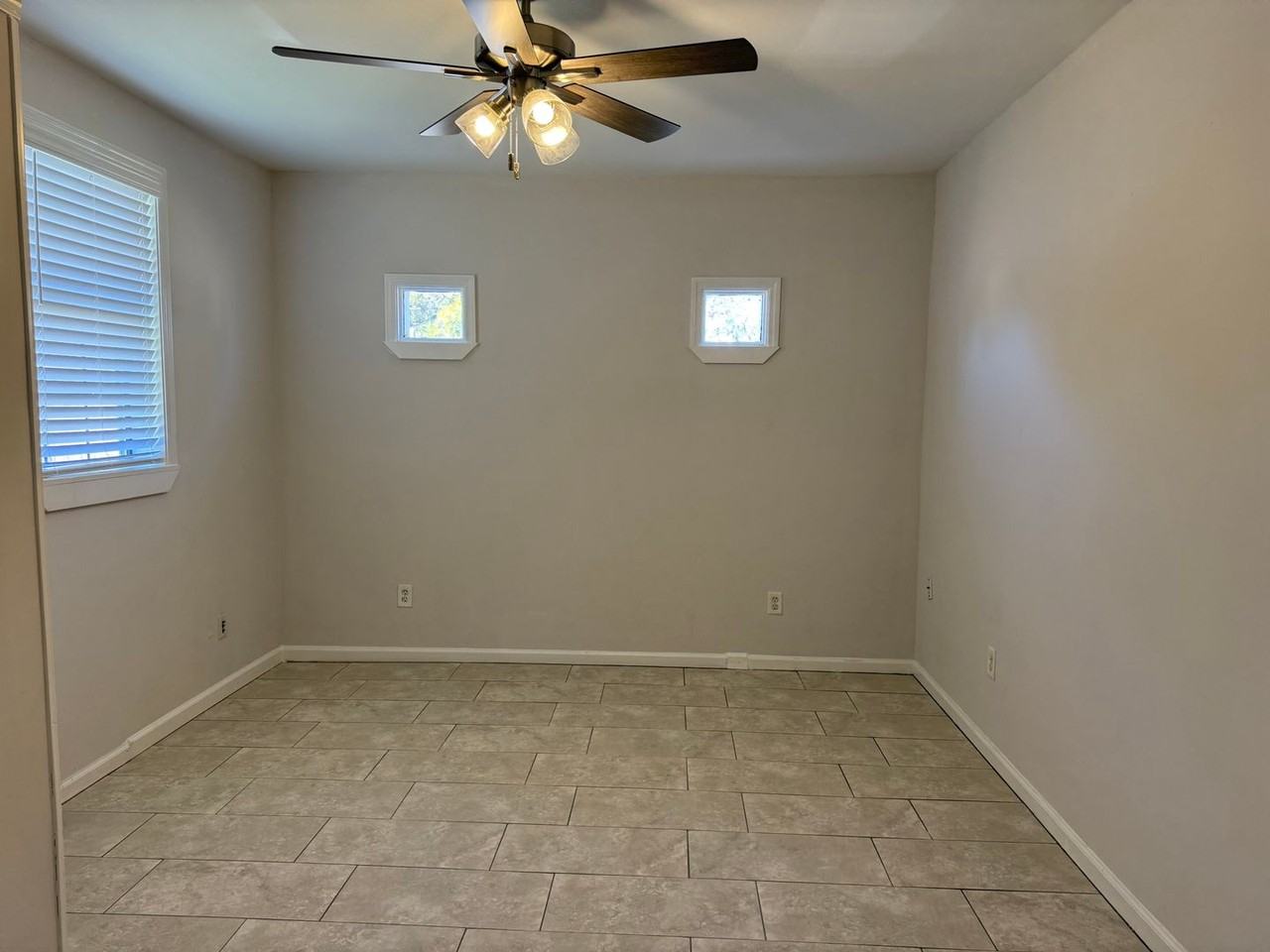 1621 E Moore St - Photo 7 of 17