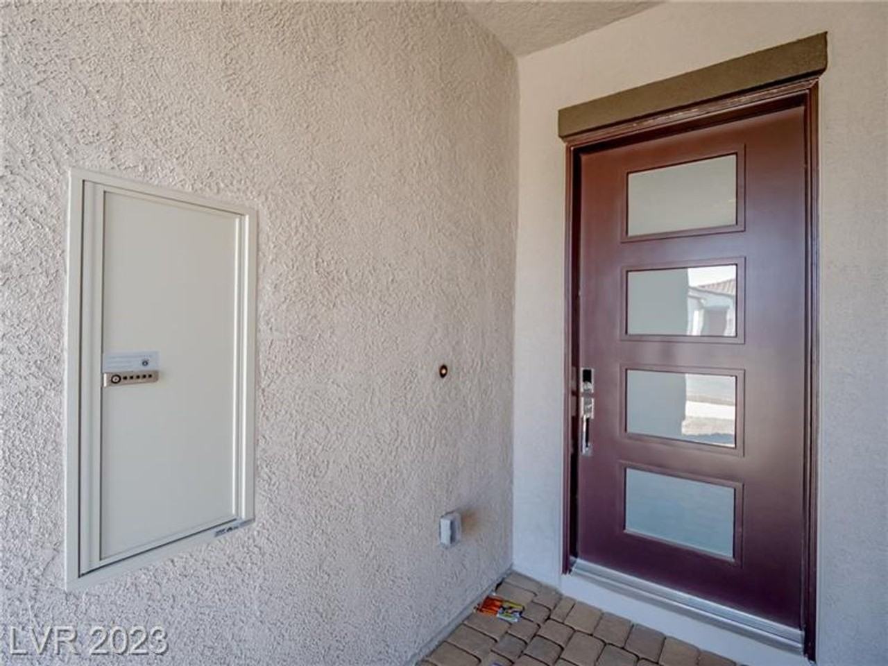 105 Brixton Ave - Photo 3 of 25