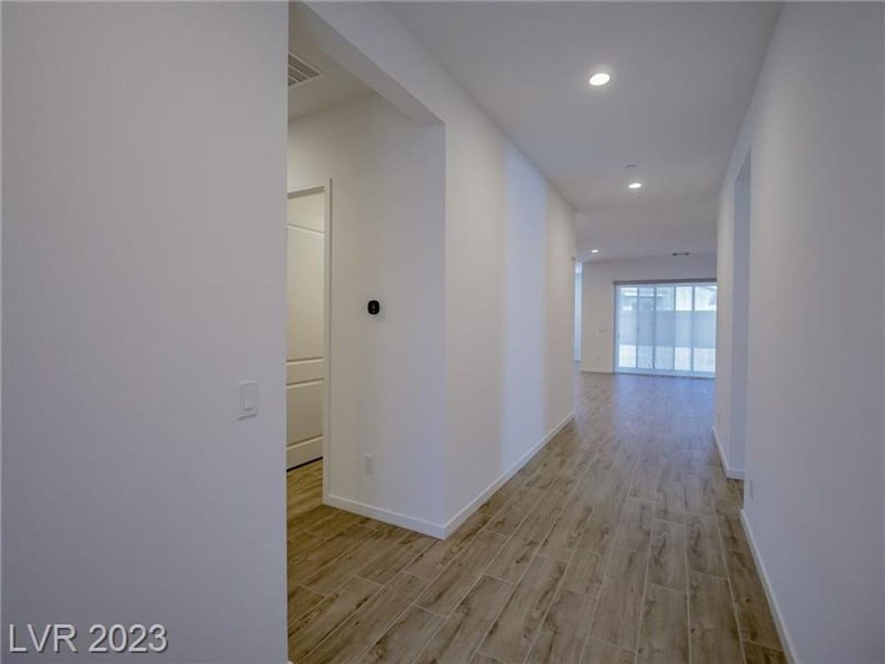 105 Brixton Ave - Photo 4 of 25