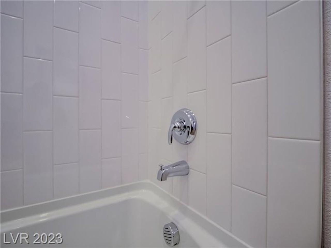 105 Brixton Ave - Photo 7 of 25