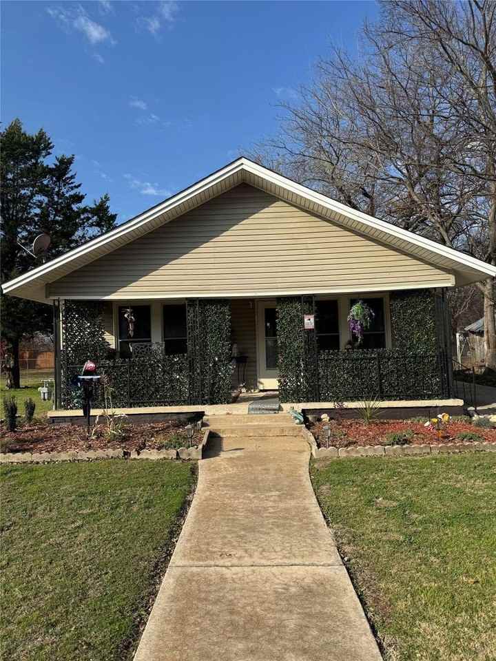 311 F St Ne - Photo 2 of 18