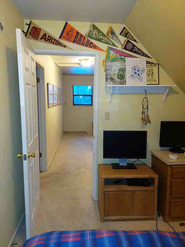 1276 Peninsula Rd - Photo 4 of 25