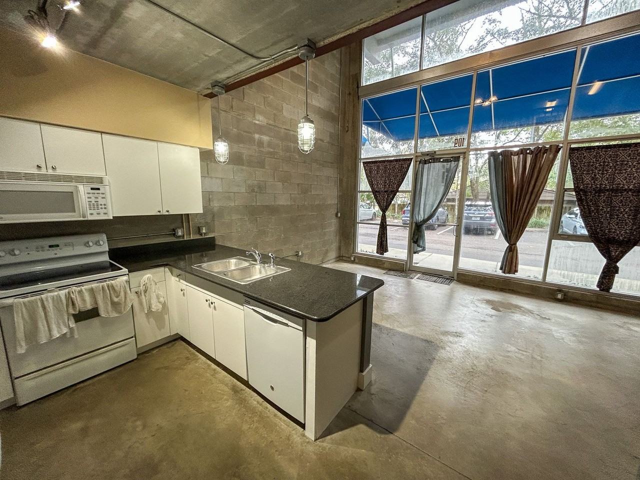 2515 Sw 35th Pl - Photo 7 of 27