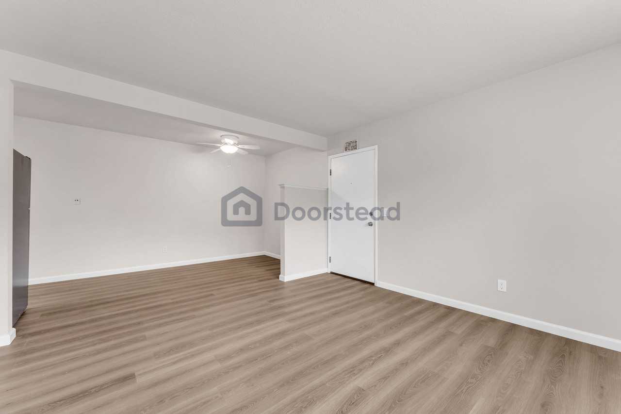 1116 E 6th St #NA - Photo 2 of 32
