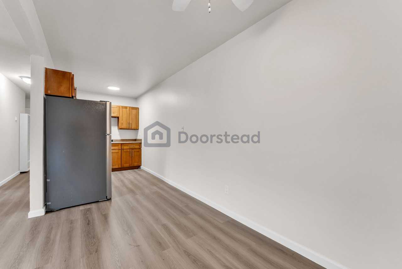 1116 E 6th St #NA - Photo 3 of 32