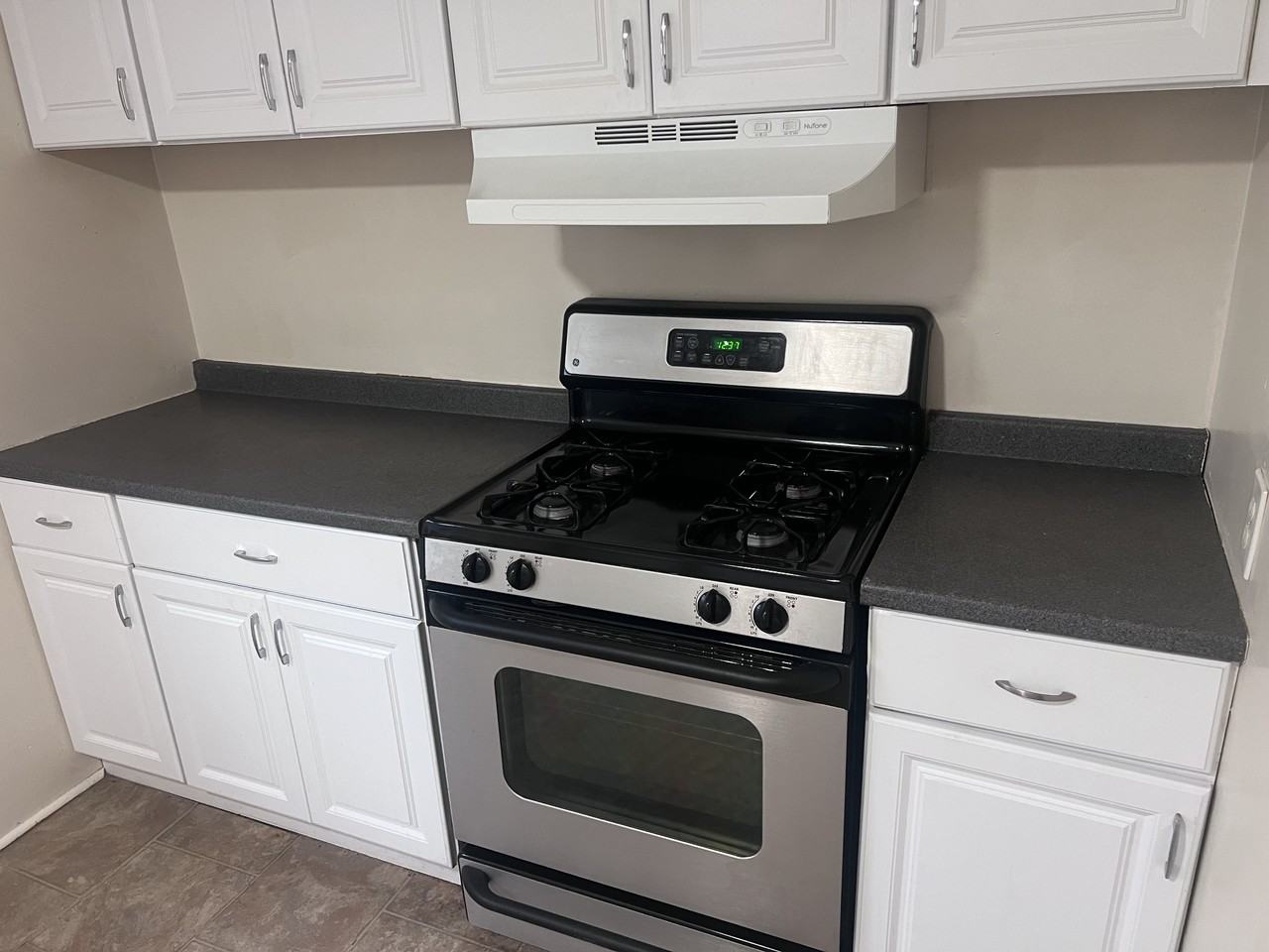 792 Garson Ave #2 - Photo 3 of 12