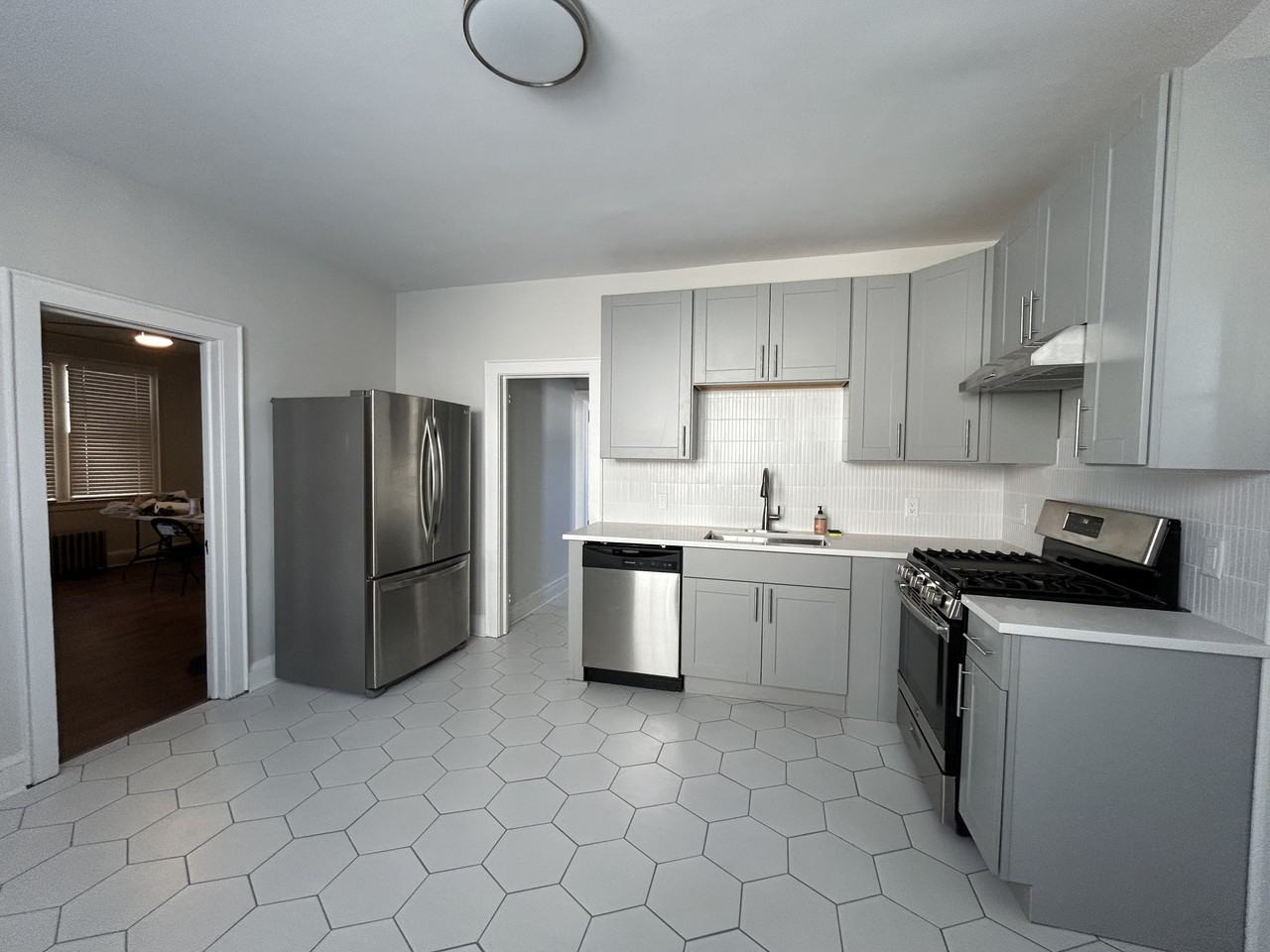 24 Loveland Ct #1 - Photo 3 of 12