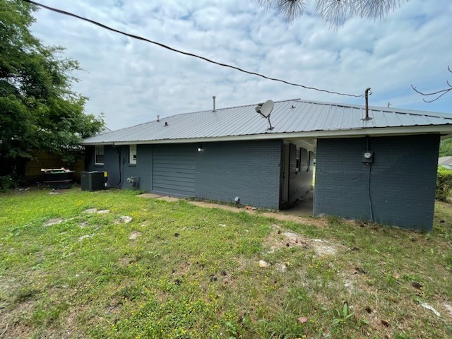3407 Beatty St #NA - Photo 2 of 13