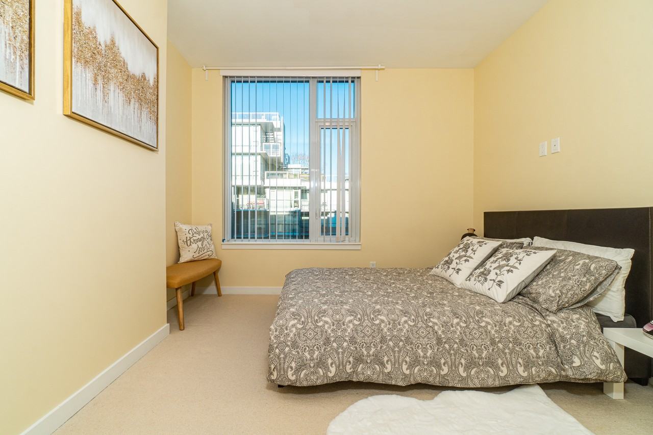 2033 West 10th Avenue - Photo 4 of 18