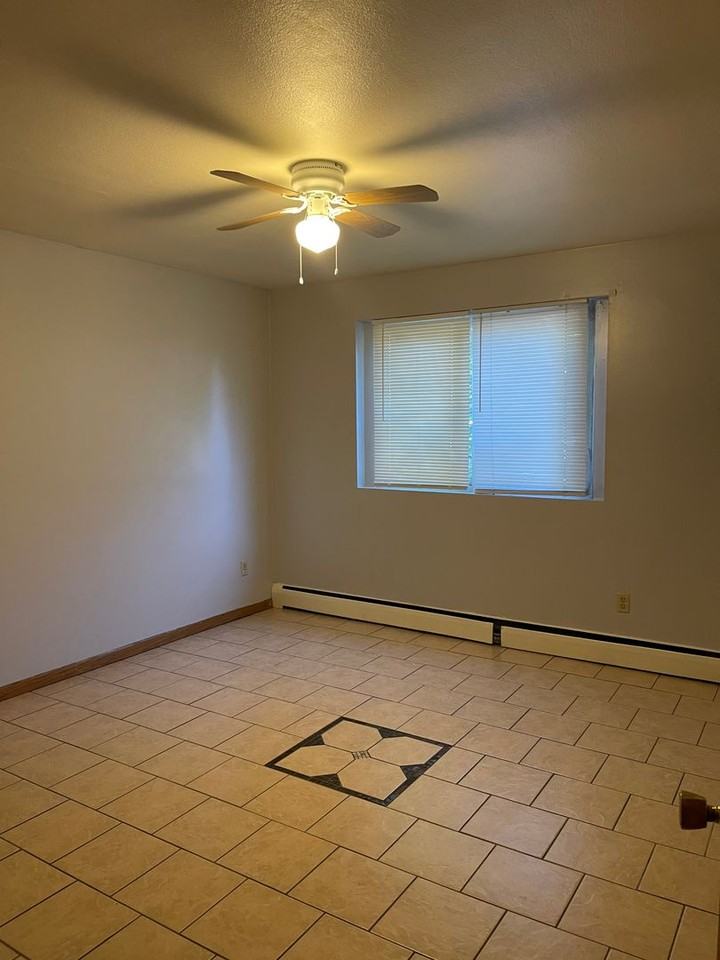 800-UNIV - Photo 7 of 13