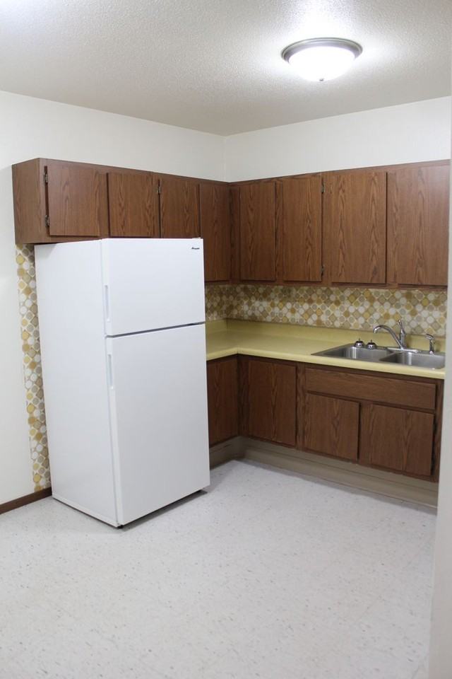 Golden Valley Apartments - Photo 2 of 20