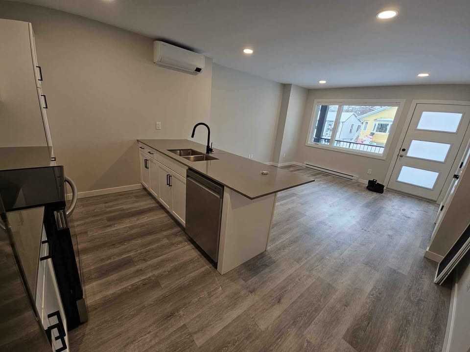 56 Lennox Ave #MAIN - Photo 2 of 11