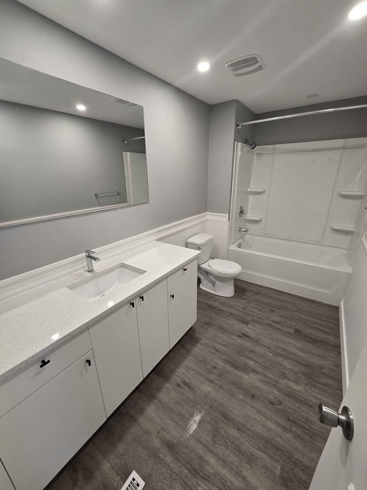 920 Renfrew Bay #920 - Photo 3 of 11