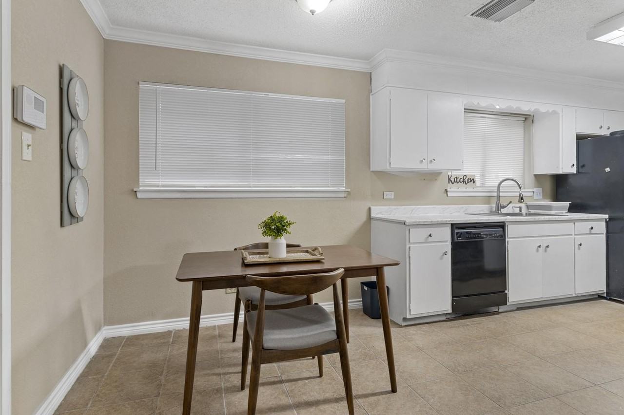 Character-filled San Antonio home with Spanish-style charm and flair - Photo 4 of 19