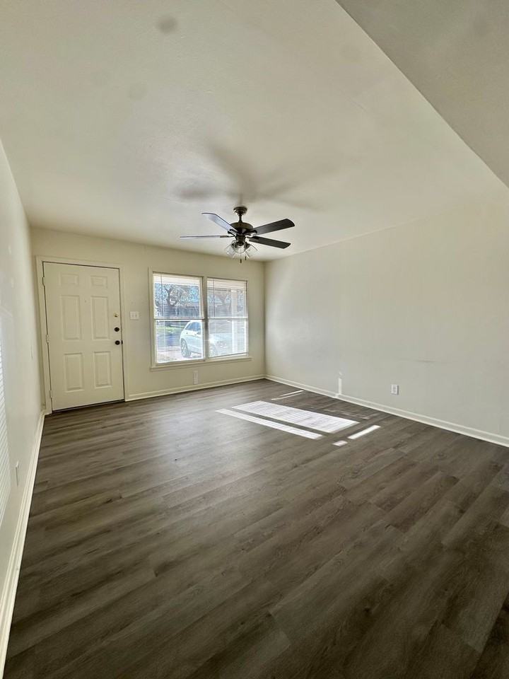 2632 Raney St - Photo 5 of 15