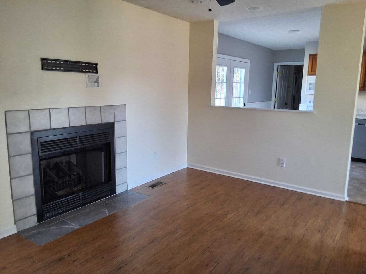 916 Chris Rd - Photo 2 of 20