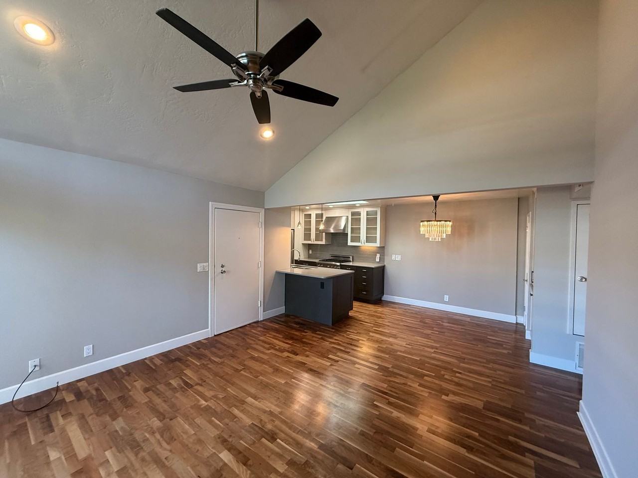 354 Larkspur Plaza Dr - Photo 3 of 15