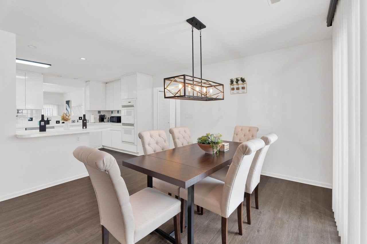 6060 Franklin Rd - Photo 3 of 32