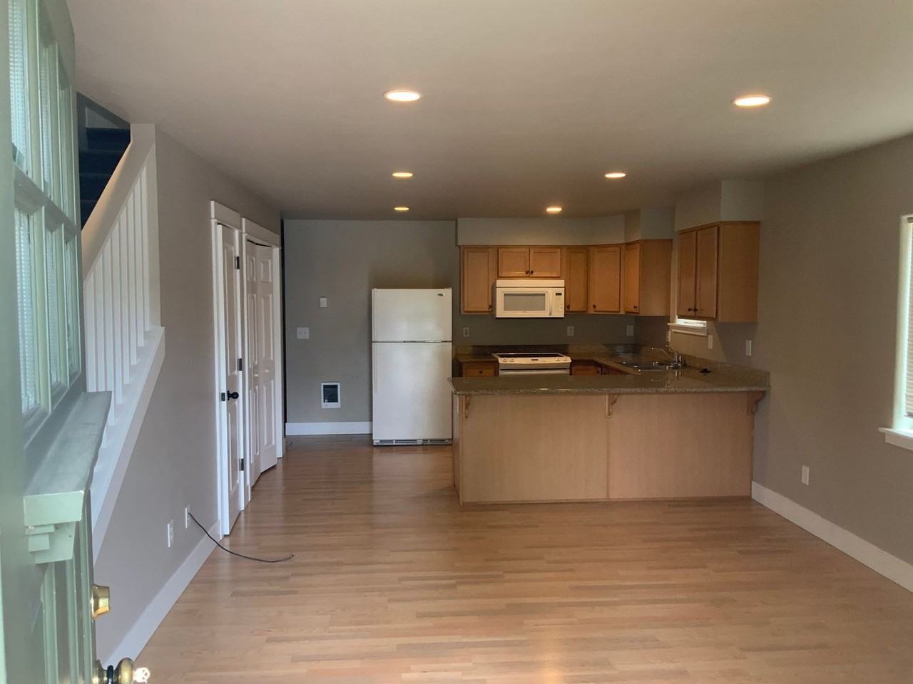 429 E 16th Ave - Photo 3 of 27