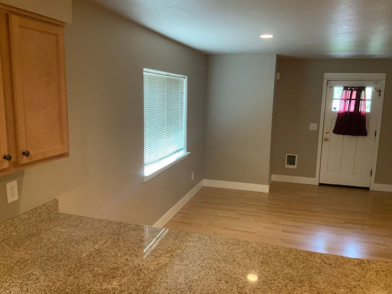 429 E 16th Ave - Photo 7 of 27