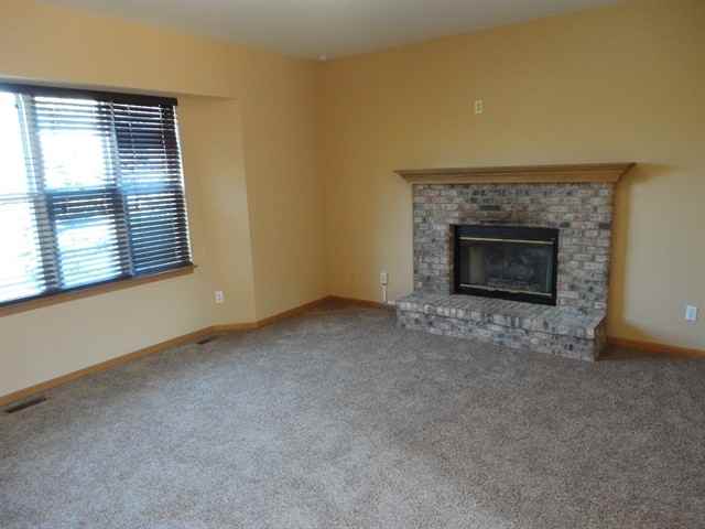 2592 Westminster Ln - Photo 3 of 14