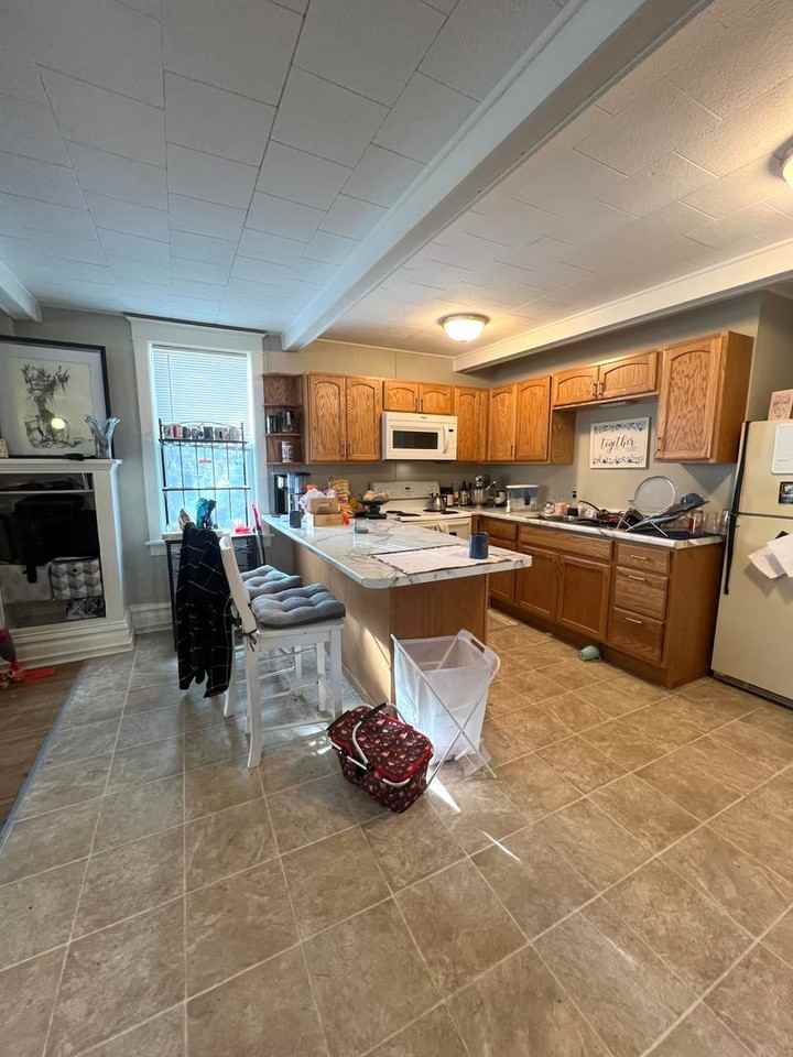 423 Commonwealth Ave #1 - Photo 3 of 14