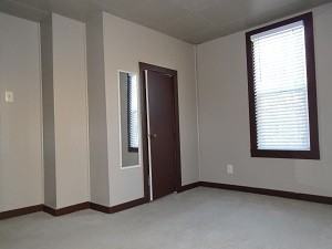 206 12th St - Photo 6 of 9