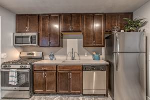 featured image of 37 1/2 Bluff St