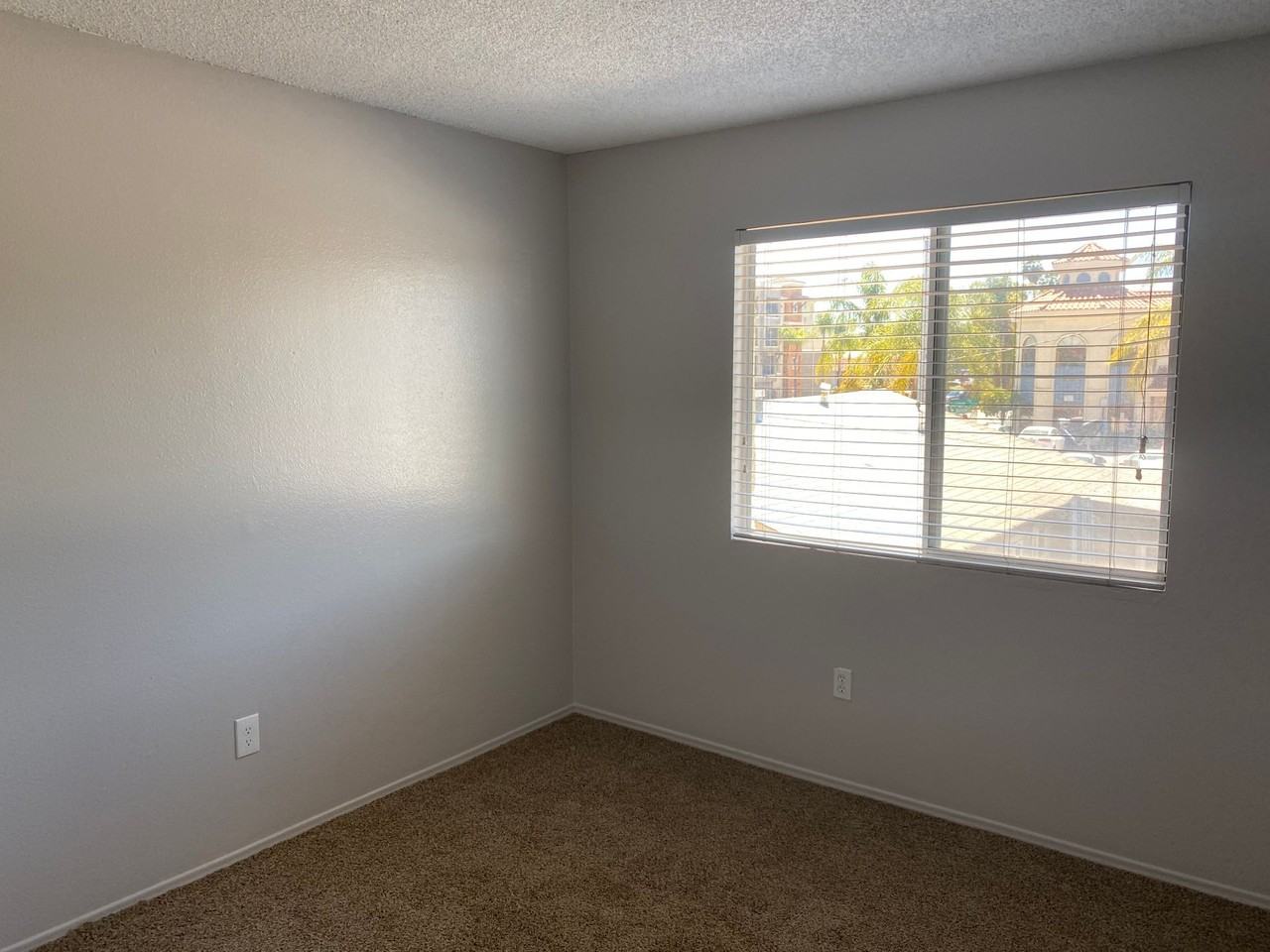 Renovated 2 bedroom / 1 bath - Photo 7 of 11