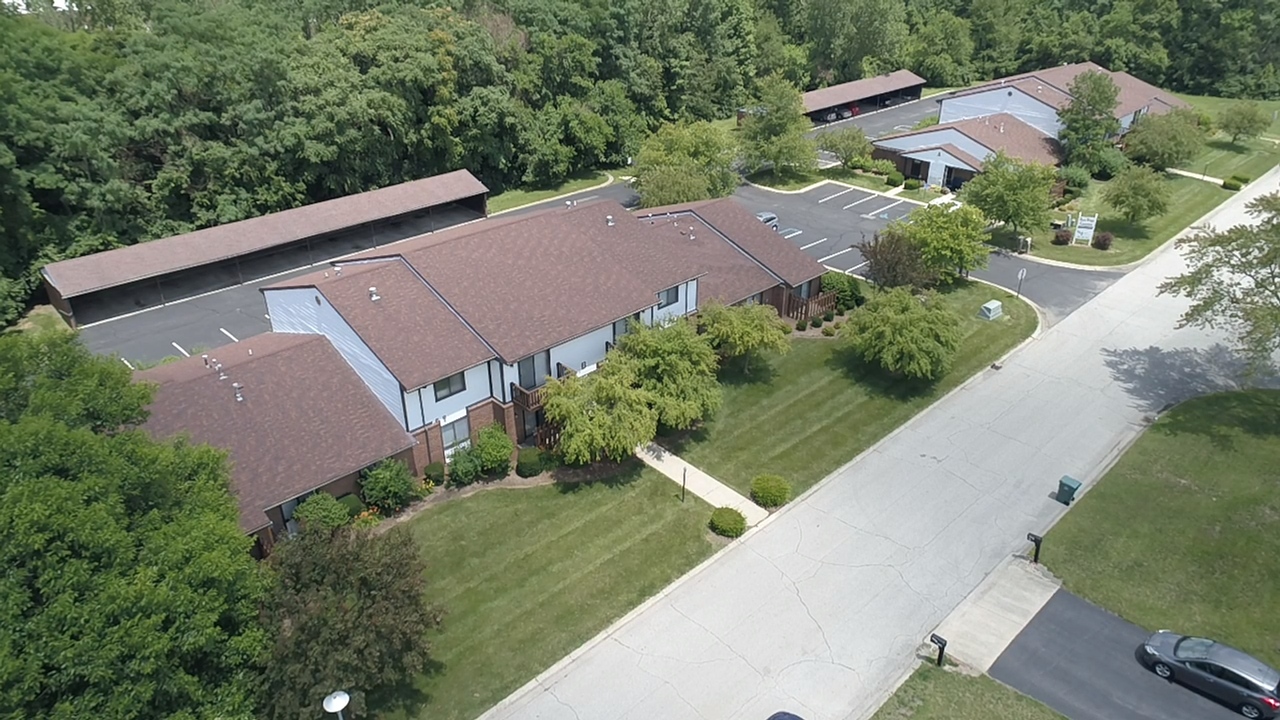 300 - Park Ridge Commons Apartments - Photo 2 of 7