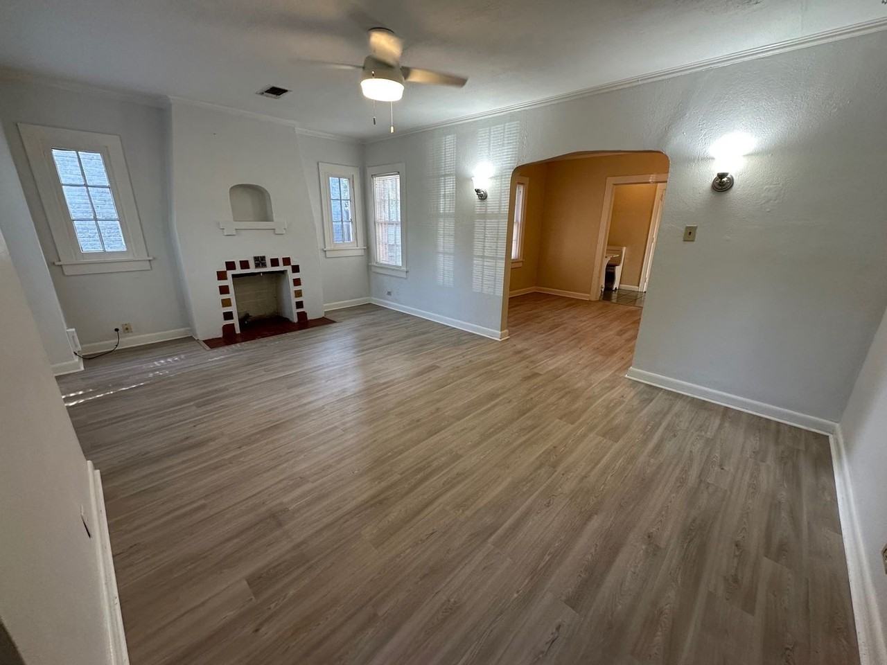 2117 S Ong St - Photo 6 of 35